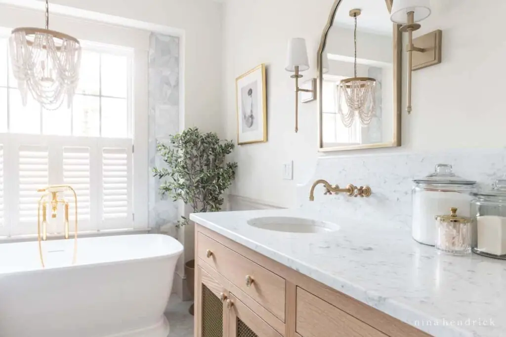 Gray and White Bathroom A Timeless Elegance for Your Home