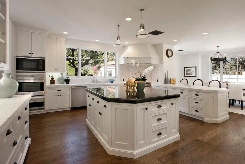 10 Benefits of Adding an Extended Kitchen Island to Your Home