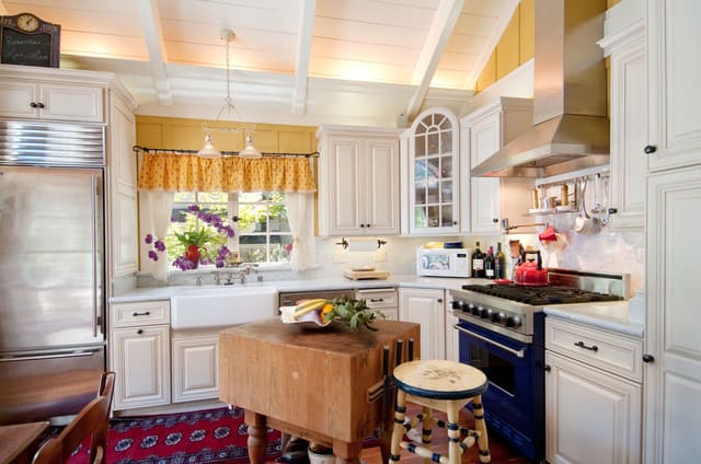 Why Antique Kitchen Islands are a Must-Have for Modern Kitchens