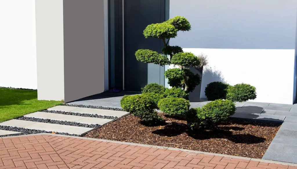 Easy Ideas for Low Maintenance Front Yard Landscaping