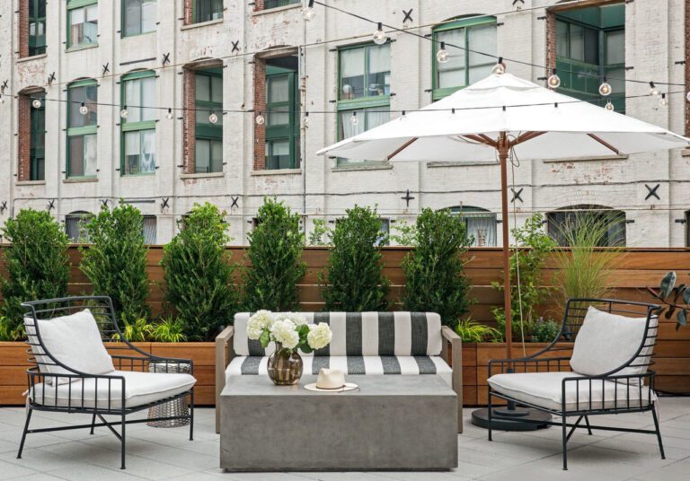 Luxury Outdoor Patio Furniture:Guide to Choosing and Styling Your Outdoor Space